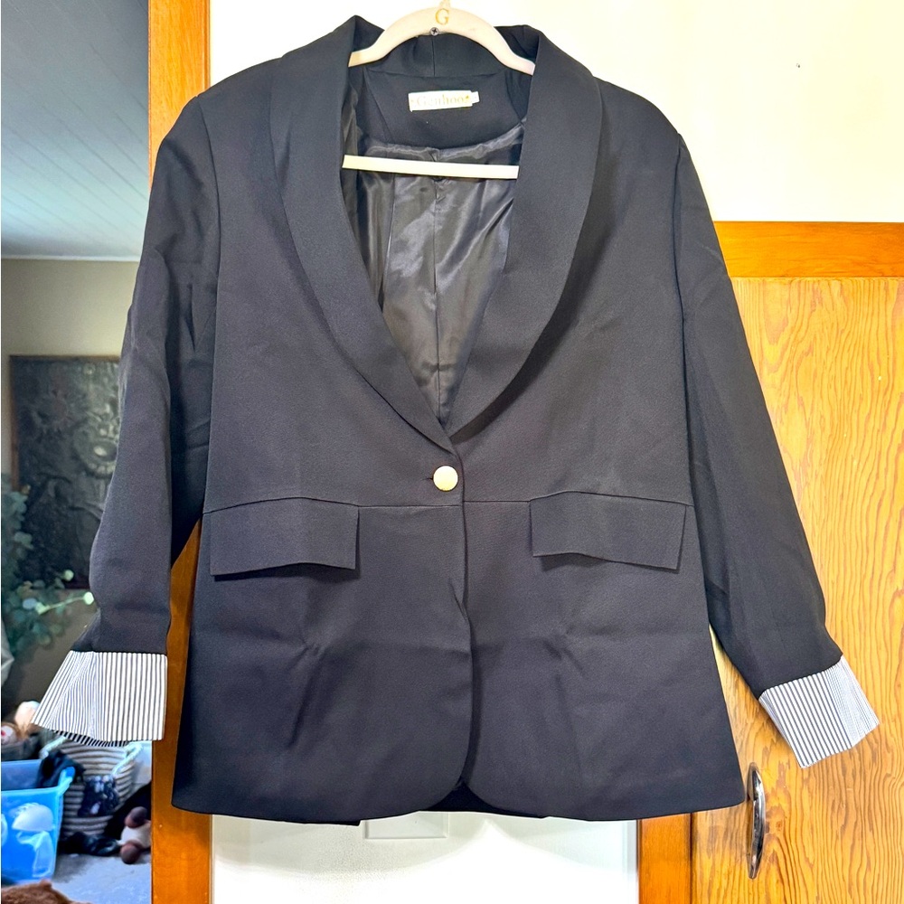 Women’s large black blazer